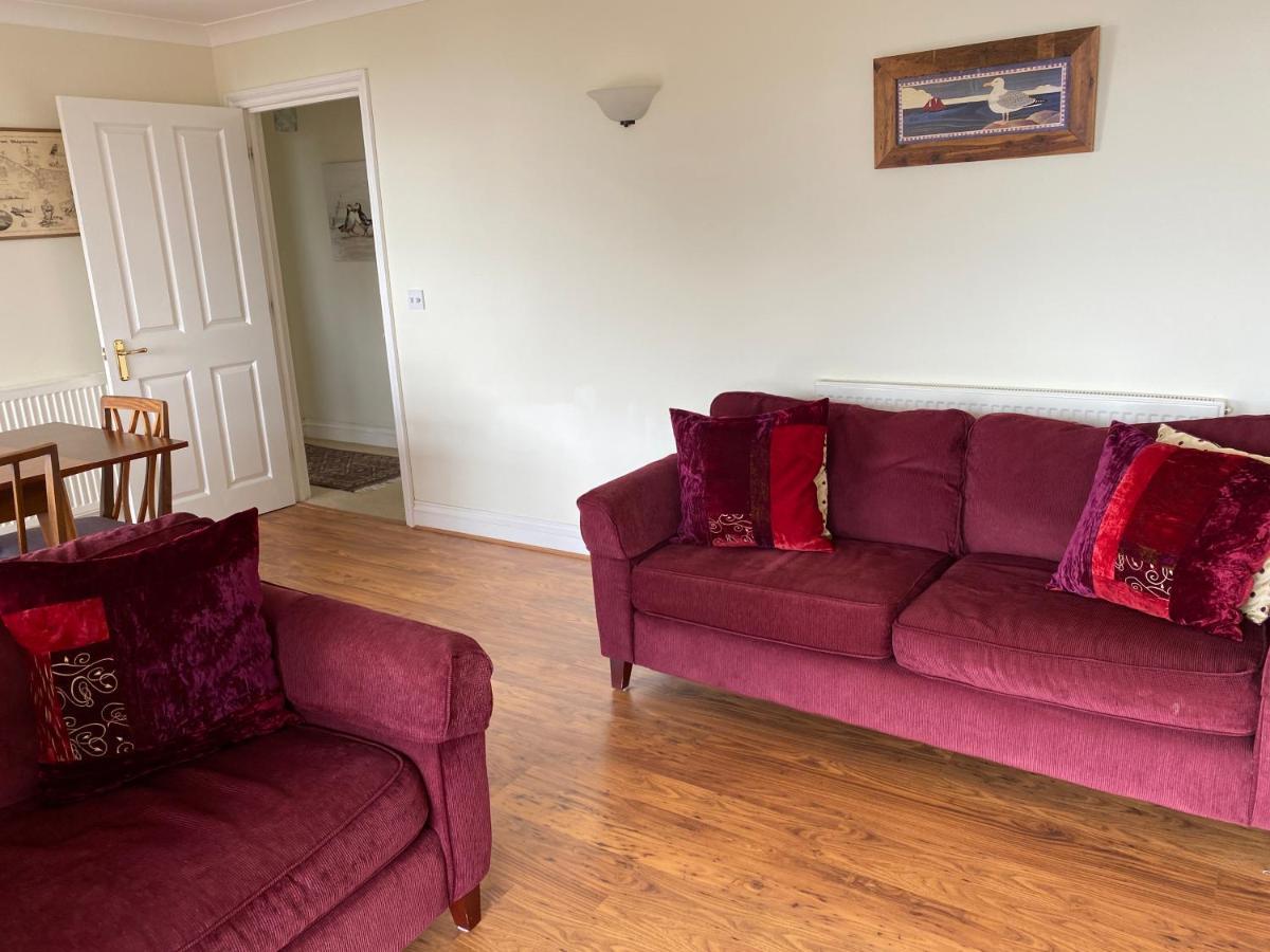 Fantastic Spacious House With Beautiful Panoramic Views Of The Bay Only A Few Minutes Walk From Beach Harbour And Restaurants This House Has 3 Bedrooms 3 Bathrooms And 2 Lovely Sitting Rooms Лайм-Реджис Экстерьер фото