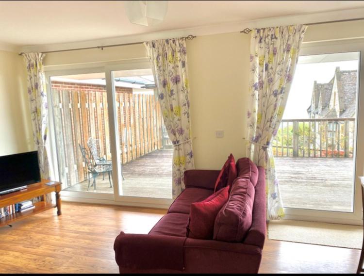 Fantastic Spacious House With Beautiful Panoramic Views Of The Bay Only A Few Minutes Walk From Beach Harbour And Restaurants This House Has 3 Bedrooms 3 Bathrooms And 2 Lovely Sitting Rooms Лайм-Реджис Экстерьер фото